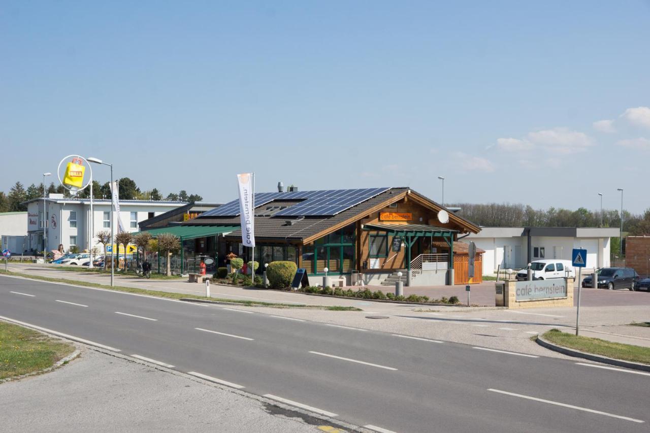 Gaestehaus-Bernstein Motel Marchegg Eksteriør billede